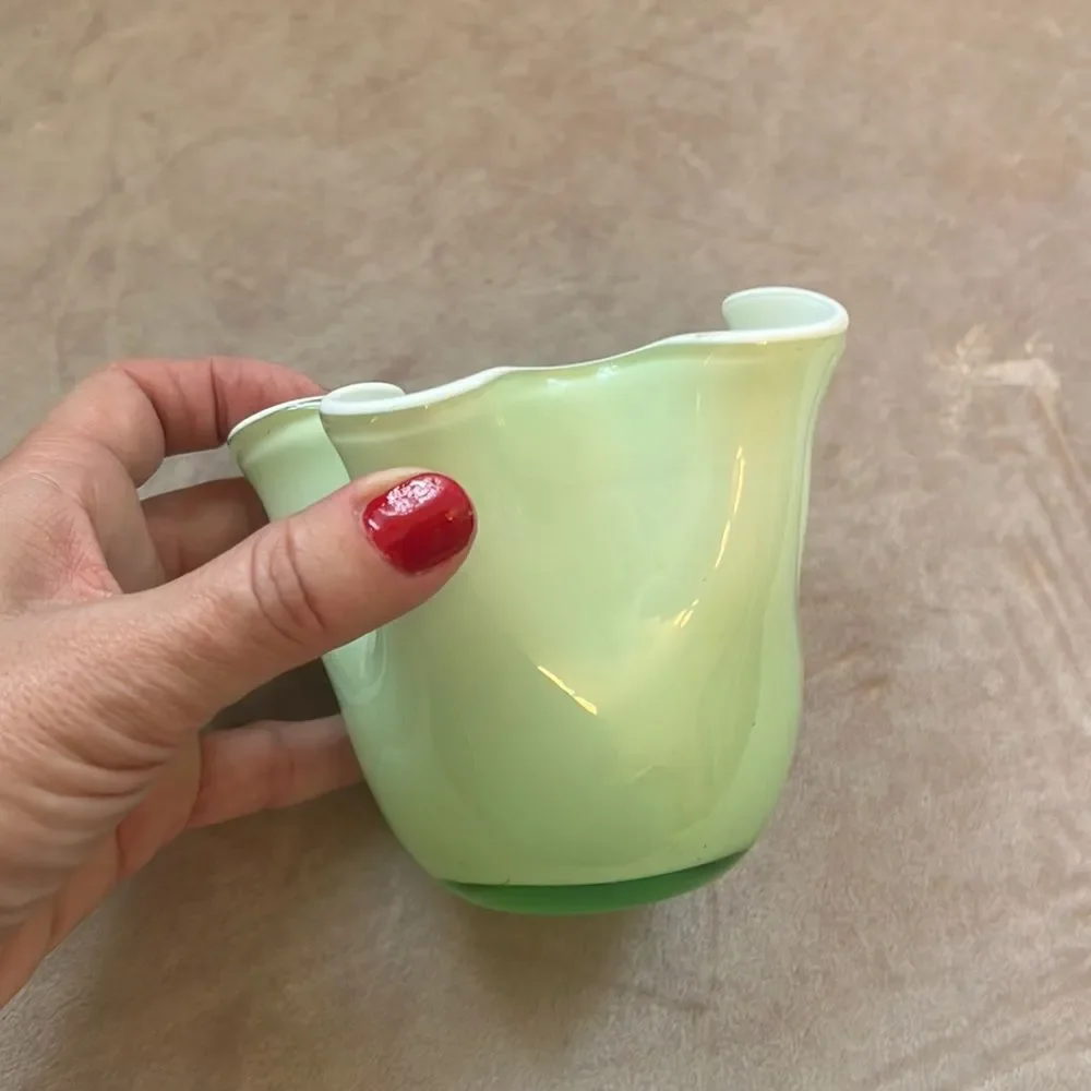 VTG Murano-style Handkerchief vase Green Glass Ruffled Vase With White Trim